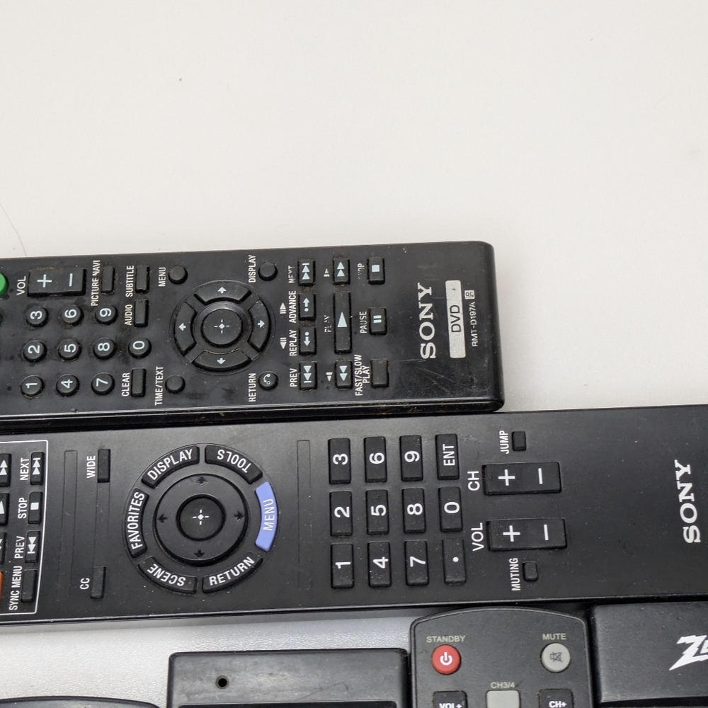 Assorted Remote Control Lot Various Brand, Sony, Hitachi, Mitsubishi, Zenith - Picture 12 of 14